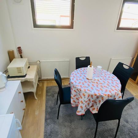 Two Bedrooms,Dining Area And Bathroom With Private Entrance كوتكا المظهر الخارجي الصورة