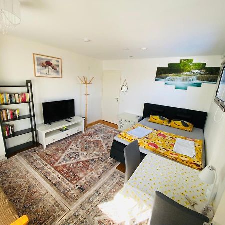 Two Bedrooms,Dining Area And Bathroom With Private Entrance كوتكا المظهر الخارجي الصورة