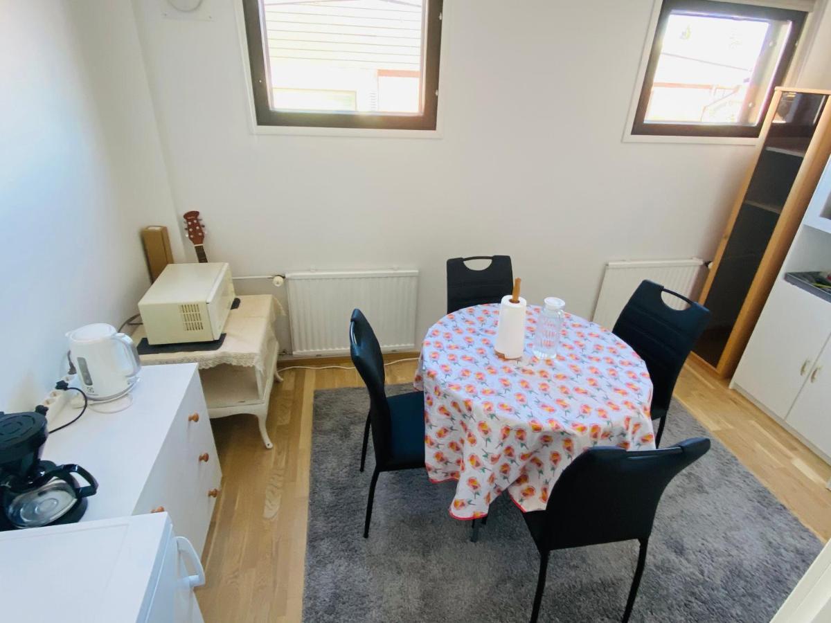 Two Bedrooms,Dining Area And Bathroom With Private Entrance كوتكا المظهر الخارجي الصورة