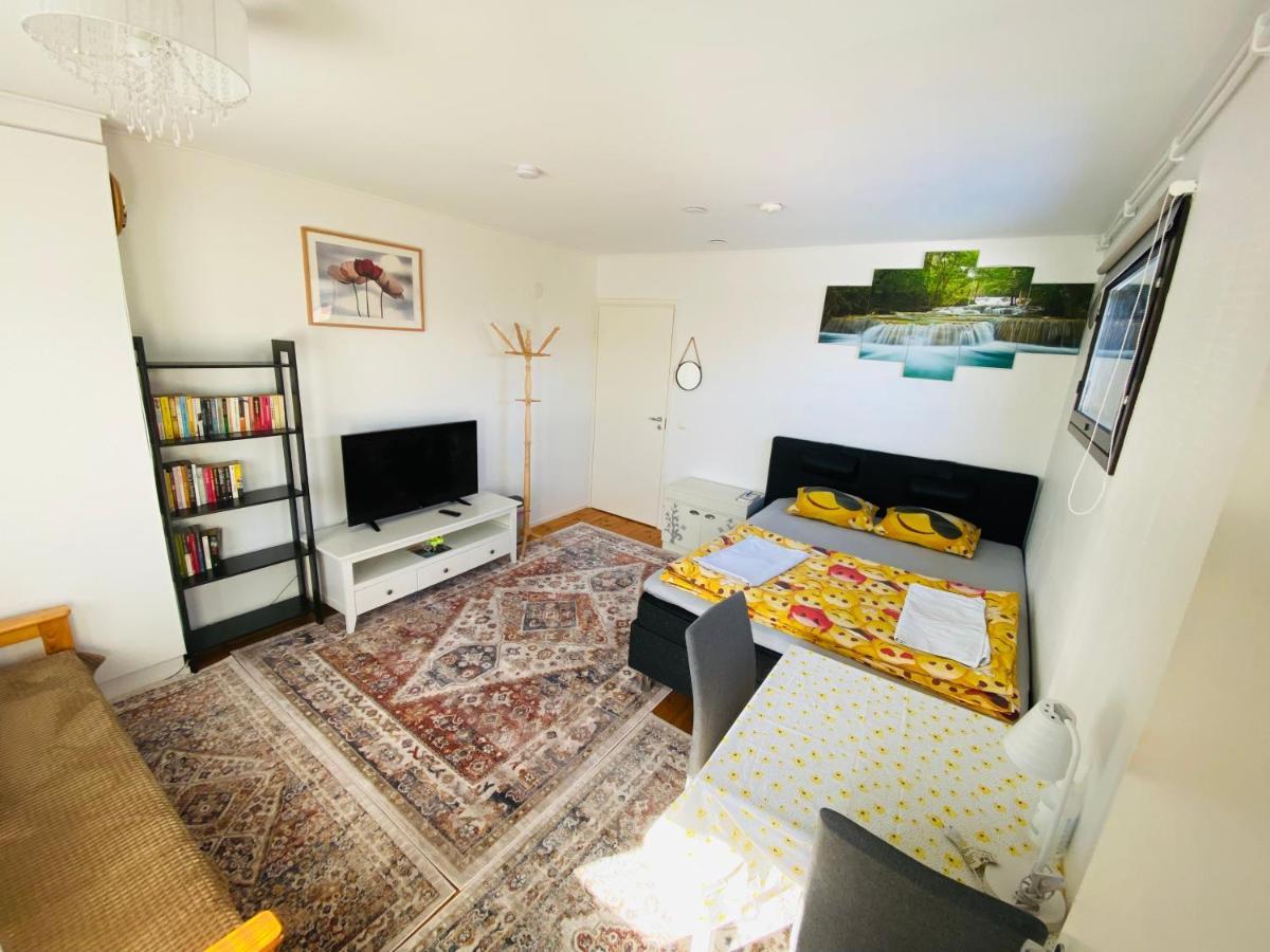 Two Bedrooms,Dining Area And Bathroom With Private Entrance كوتكا المظهر الخارجي الصورة